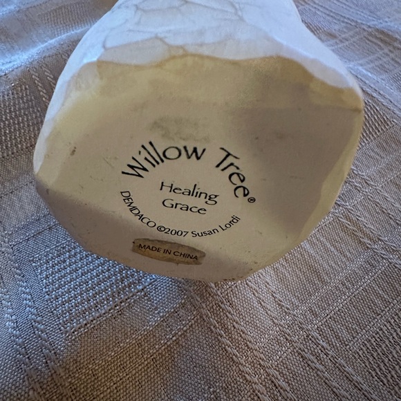 Willow TreeAngel Collectible . Healing Grace - Picture 3 of 3